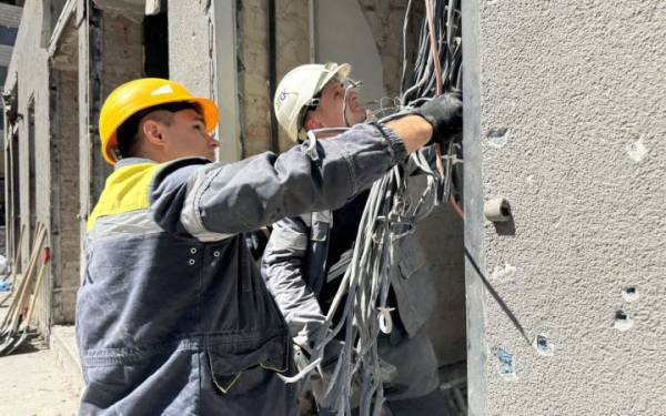Наслідки обстрілів: шість областей без світла