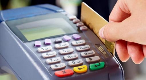 Українці пришвидшили перехід на безготівку: 96% операцій з картками вже без готівки