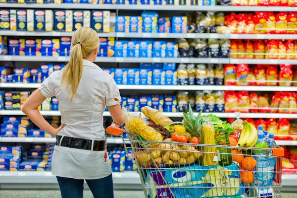 Українцям не варто запасатися хлібом чи іншими базовими продуктами, адже проблем із дефіцитом продовольства в Україні наразі немає.