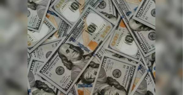 Банкір спрогнозував долар по 45 гривень до середини вересня