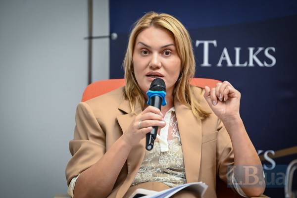 Тетяна Острікова, членкиня наглядової ради АТ ‘АльтБанк’, членкиня правління ВГО ‘Асоціація адвокатів України’