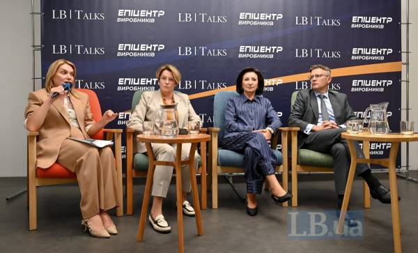 Тетяна Острікова, Ніна Южаніна, Галина Герега, Сергій Ніколайчук 