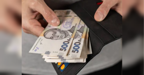 Кабмін продовжив виплати переселенцям на півроку: що зміниться