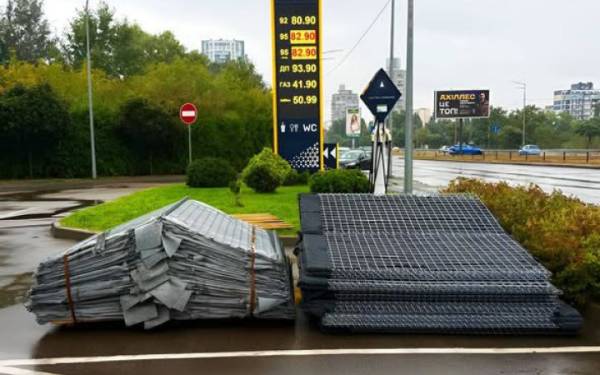 Укрнафта захищає київські АЗК габіонами
