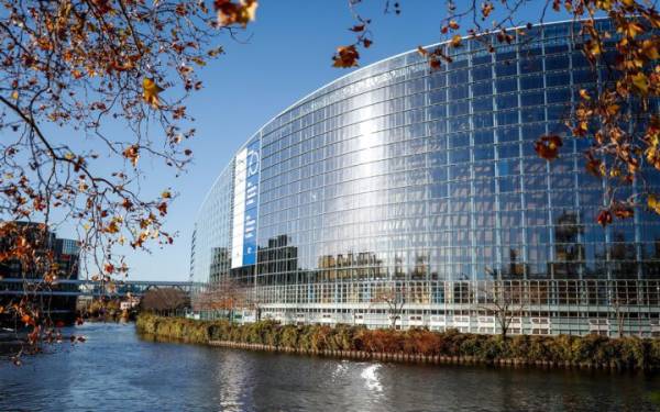 Європарламент пом’якшив вуглецеве мито CBAM для українських експортерів