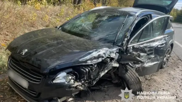 Троє прикарпатців постраждали в ДТП на Львівщині: зіткнулися легковик і мікроавтобус